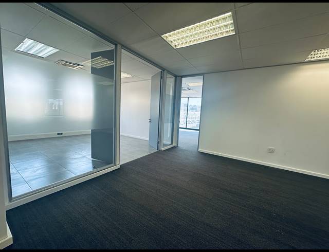 383.20M² OFFICE TO LET IN PAULSHOF